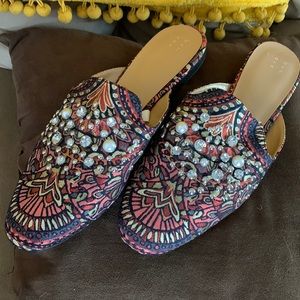 Beautiful BoHo mules! Size 10